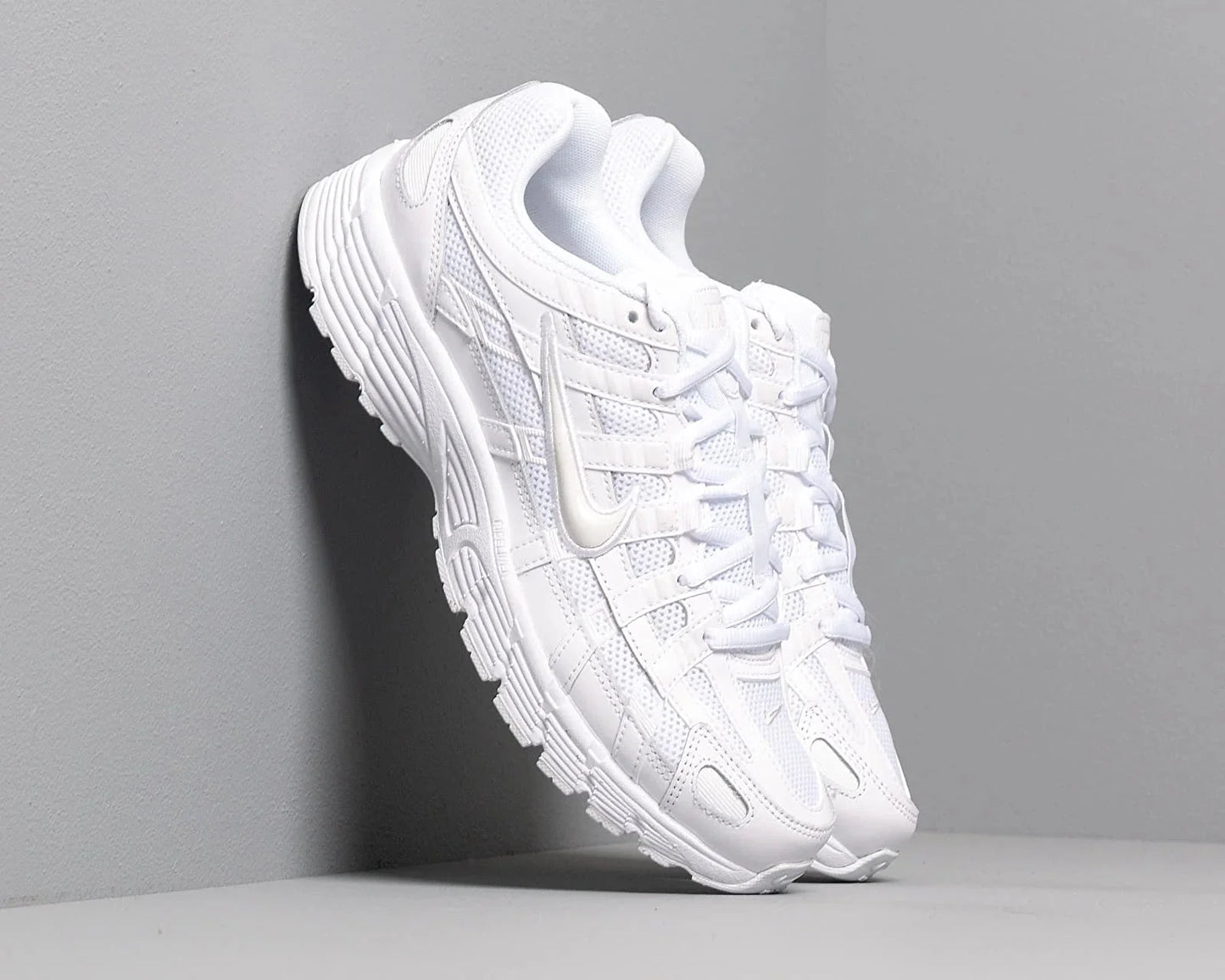 Nike P-6000 All White – Produktansicht 2