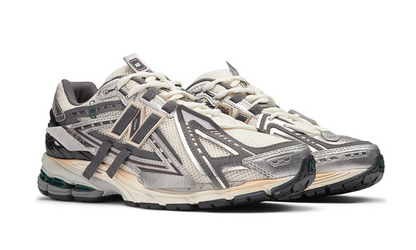 New Balance 1906A Silver Metallic Castlerock – Produktansicht 2